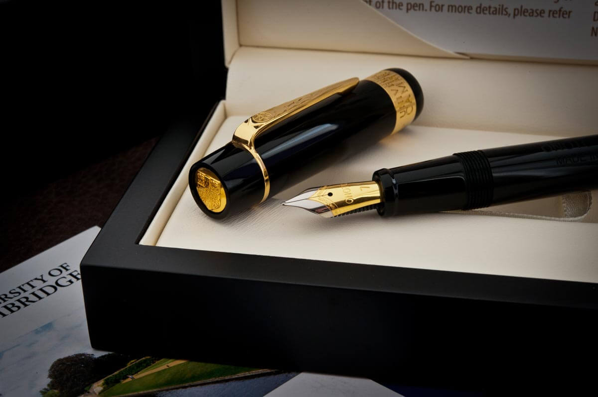 Cambridge Magna Classic Black and Gold Fountain Pen