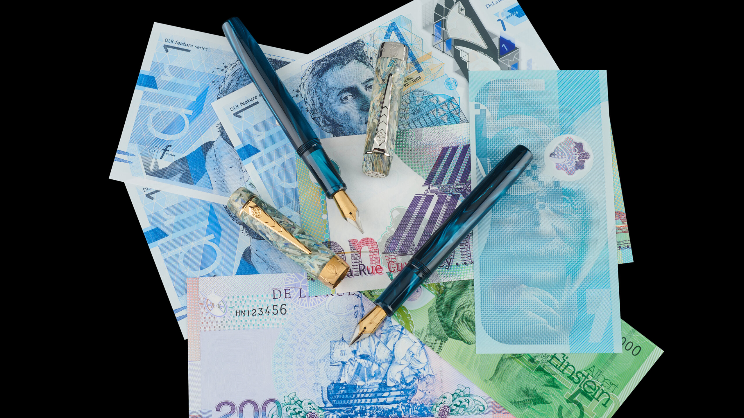 The De La Rue SAFEGUARD® Pen Scholar Edition